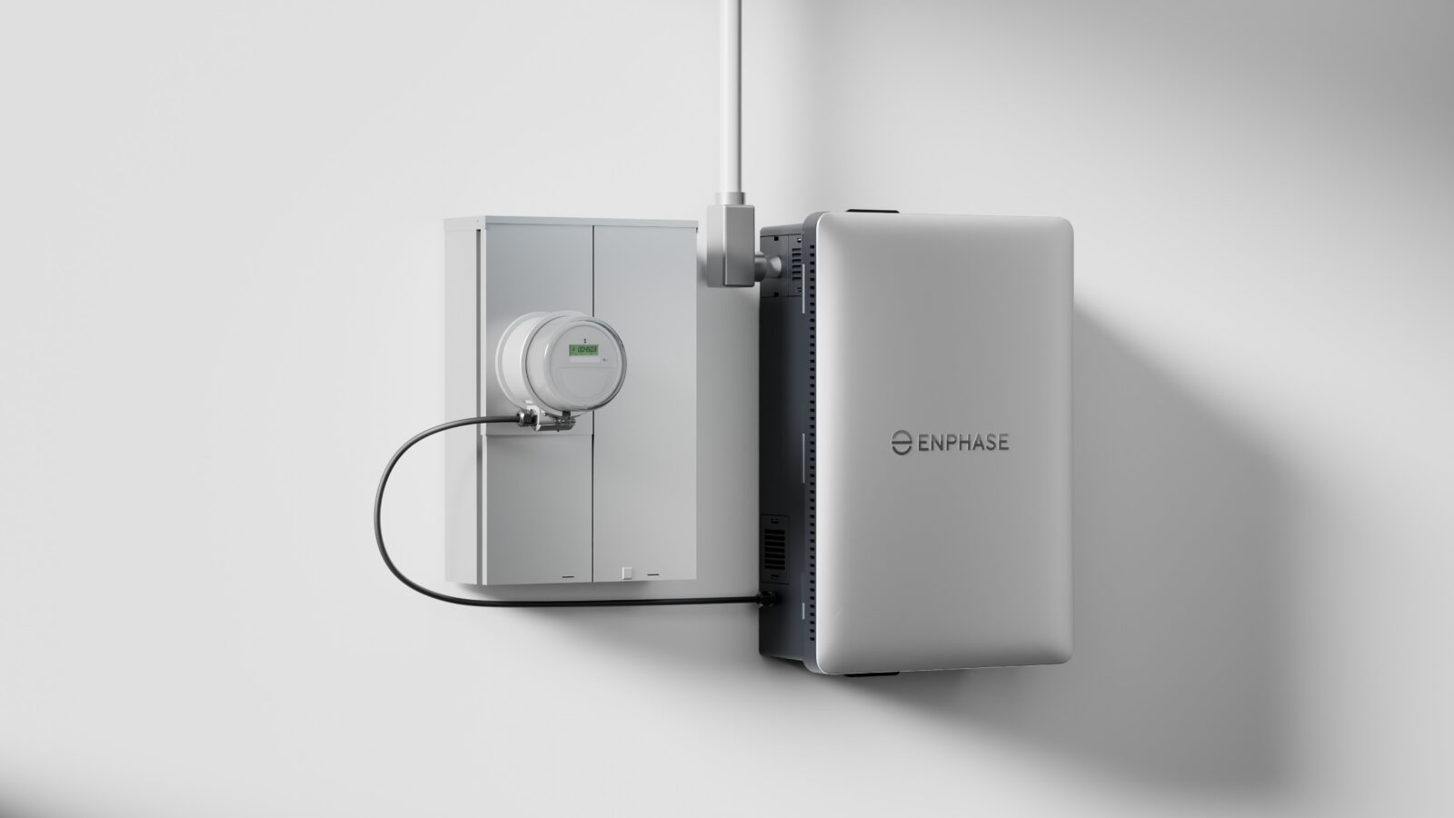 Wandmontiertes Energiemanagement-System mit Stromzähler und Batteriespeicher; intelligente Steuerung von Photovoltaikanlage, Stromspeicherung und Eigenverbrauch im Einfamilienhaus.